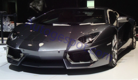 Lamborghini Aventador засняли без камуфляжа