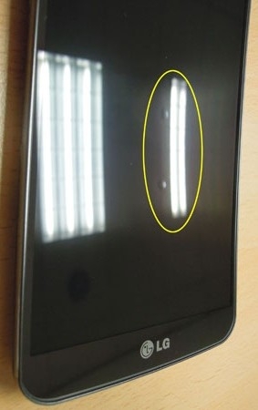 Гибкий дисплей LG G Flex «пузырится»